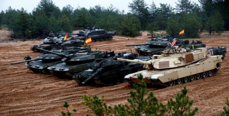 Tanques estadounidenses, alemanes, polacos y españoles en Latvia, desplegados en este momento (REUTERS/Ints Kalnins)