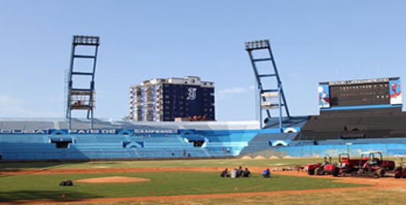 Remozan el estadio Latinoamericano.