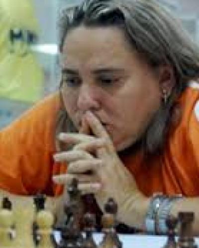 Rádio Havana Cuba  Kariakin leva vantagem sobre Carlsen pelo troféu mundial  de xadrez