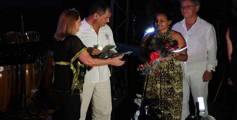 Correa en Universidad Tecnológica de Cuba, conocida como CUJAE Correa en Universidad Tecnológica de Cuba, conocida como CUJAE