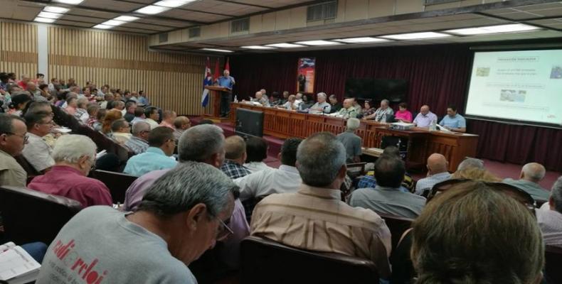 El presidente de Cuba, Miguel Díaz-Canel, presidió la reunión que dio por concluido el Control Gubernamental a la occidental provincia de Pinar del Río.FotoRRel