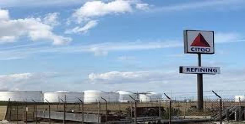 U.S. imposes sanctions on oil company PDVSA.  Photo: teleSUR