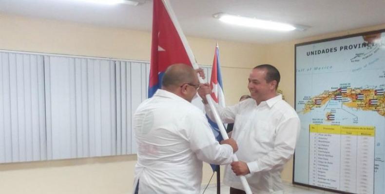 Portal (D) manifestó la confianza de las autoridades cubanas en que los internacionalistas realizarán un trabajo profesional. Fotos: PL