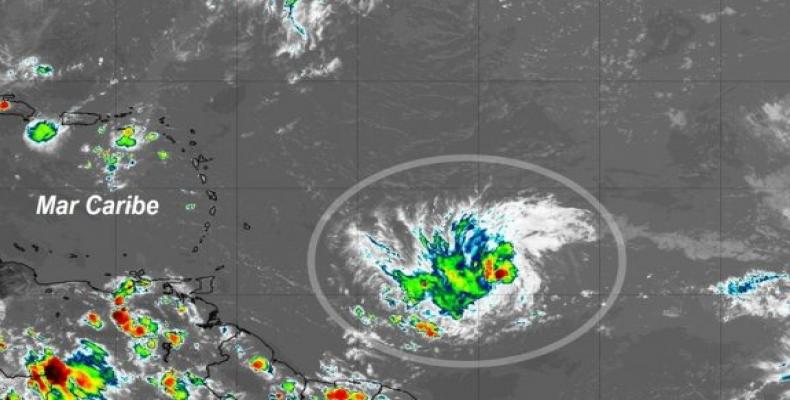 El próximo aviso sobre este sistema se emitirá mañana domingo 25 de agosto, a las 6:00 pm. Imagen del satélite GOES-16/Tropical Tidbits.