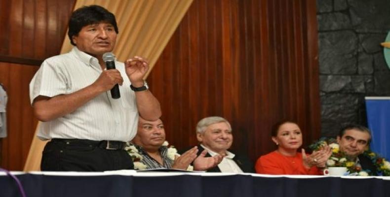 Presidente Evo Morales firmó acuerdo para construir tres centros de medicina nuclear.Foto:Foto:ABI.