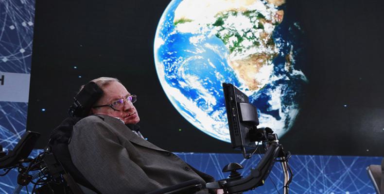 Stephen Hawking during the presentation of the  Breakthrough Starshot Initiative in New York, April 12, 2016. Lucas Jackson/ Reuters