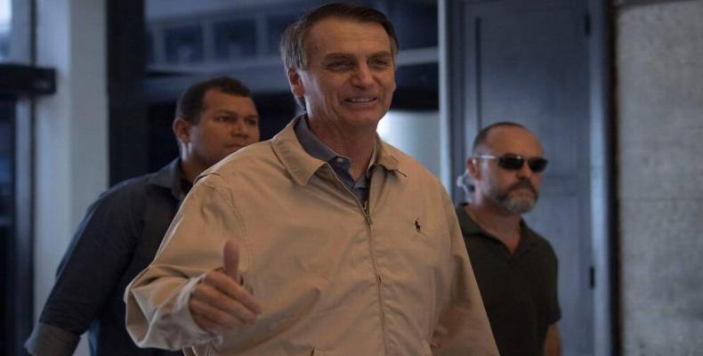Bolsonaro visita estación de policía