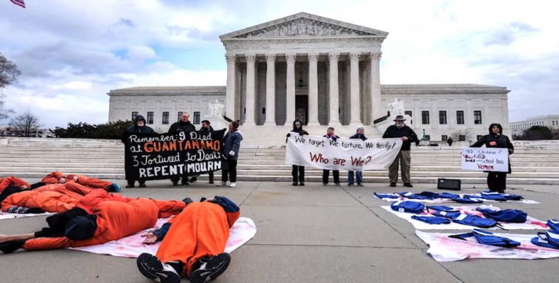 Protests outside Supreme Court demand closure of Guantánamo prison.  Photo: Democracy Now