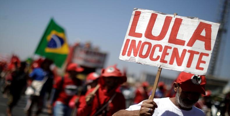 March in Brazil to register Lula's candidacy.  Photo: Reuters