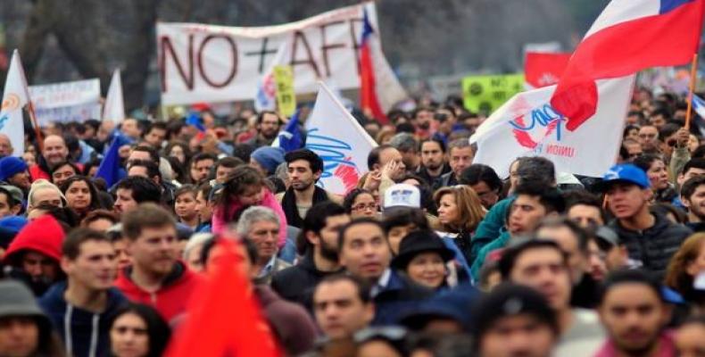 Chilenos dicen NO al sistema privado de pensiones