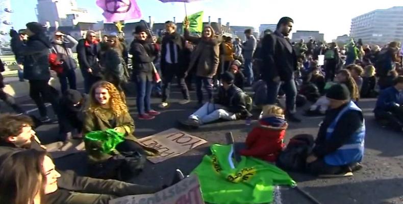 85 arrested as Extinction Rebellion protesters block bridges in London.  Photo: Reuters