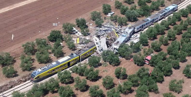 Vista aérea del choque de trenes entre Ruvo y Corato en la región de Puglia. Foto/ El país