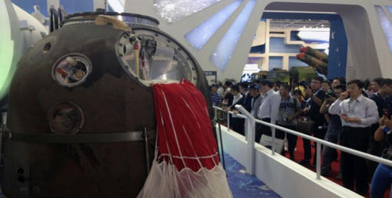 Cápsula de reentrada a la tierra del Shenzhou en la Feria Internacional de la Aviación de Zhuhai. /EFE