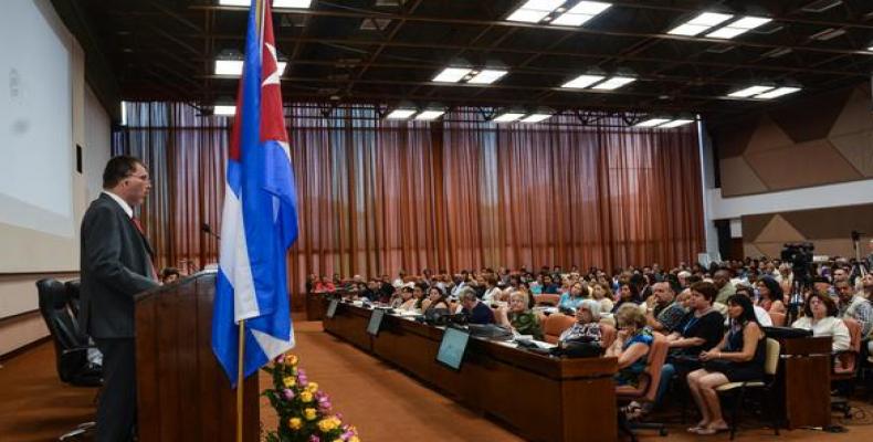 La cita sesiona en el Palacio de Convenciones de La Habana. Foto tomada de la ACN