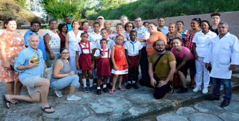 Pastores por la Paz con niños sin amparo filial en Santiago de Cuba