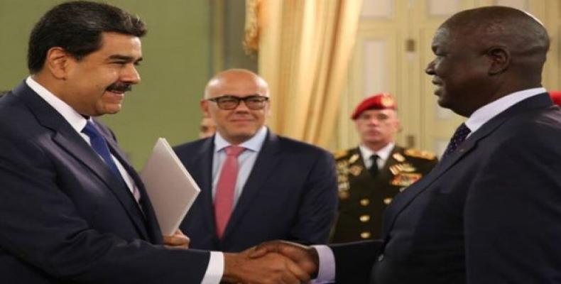 Presidente Maduro recibe cartas credenciales de embajador de Chad