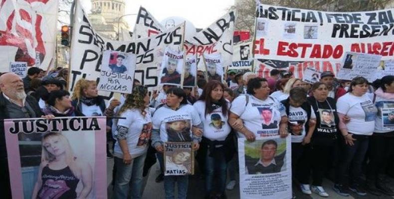 Argentinos contra represión del gobierno