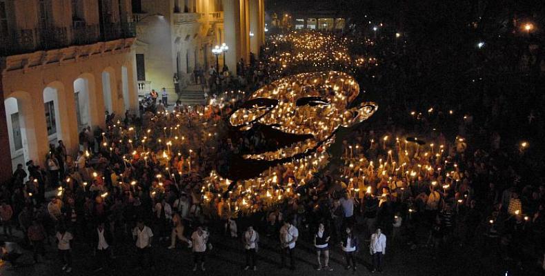 El desfile ratificará el apoyo de los jóvenes cubanos a la nueva Constitución.Foto:Archivo.