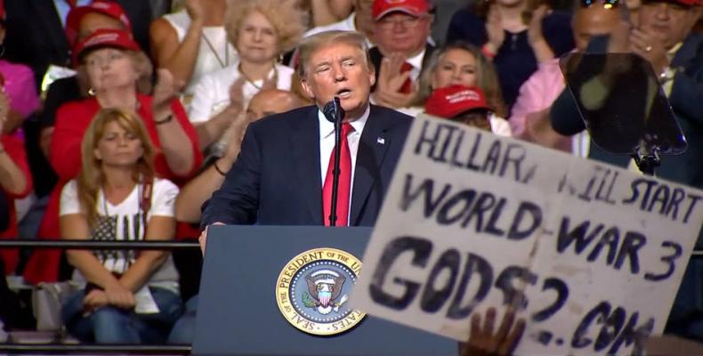 Donald Trump criticizes immigrants and media at Florida rally.   Photo: AP
