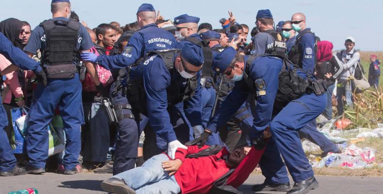 Desalojan campamento de migrantes en frontera entre Italia y Francia. (Foto archivo/ lanacion.mx)