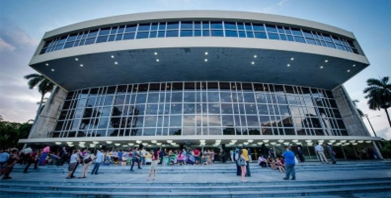 El Teatro Nacional de Cuba está emplazado en la intersección de Paseo y 39, en el municipio de Plaza de la Revolución, en La Habana. Foto: Archivo