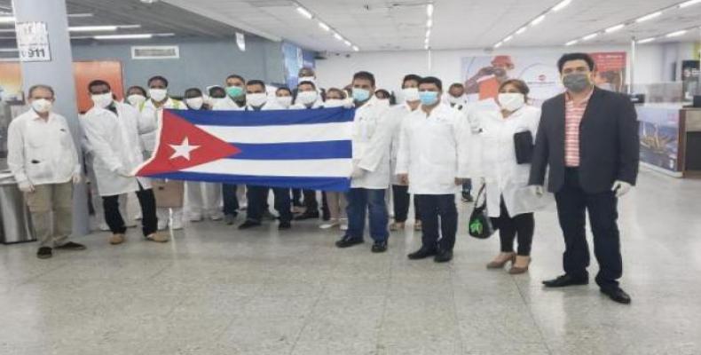 The Cuban medical brigade arrived in Honduras on Sunday.  (Photo: Honduran Presidency)