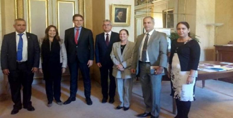 Cuban vice parliament president concludes visit to France