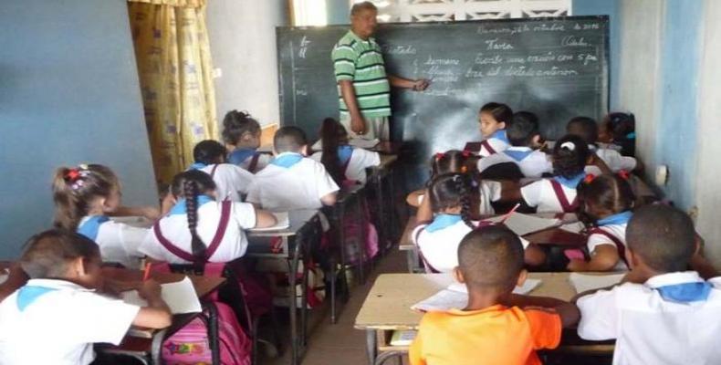 Vivienda guantanamera que sirve de aula.  Foto: Diario Granma