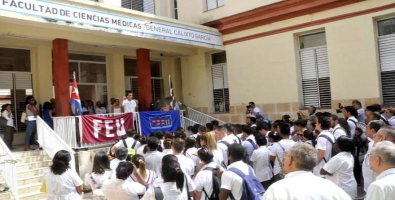 Estudiantes cubanos repudian actividades ilegales de World Learning