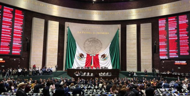 Inicia ceremonia de toma de posesión de Andrés Manuel López Obrador como presidente de México. Foto/ Noticieros Televisa