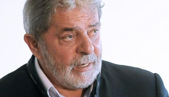 Ex-presidente Lula pede ao povo brasileiro manter a luta contra o neoliberalismo.