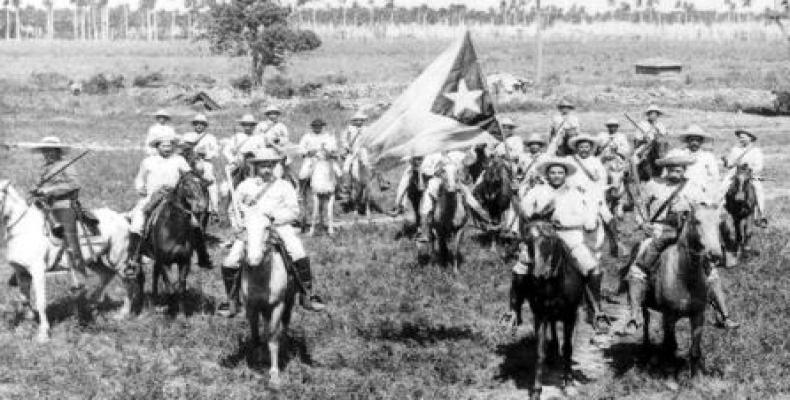 Mambises cubanos en la manigua redentora.