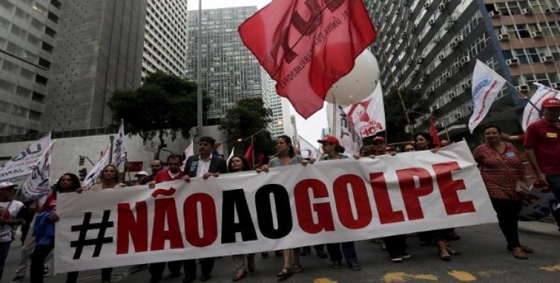 Manifestación contraria al impeachment de Dilma Rousseff