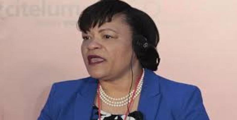 Alcaldesa Latoya Cantrel