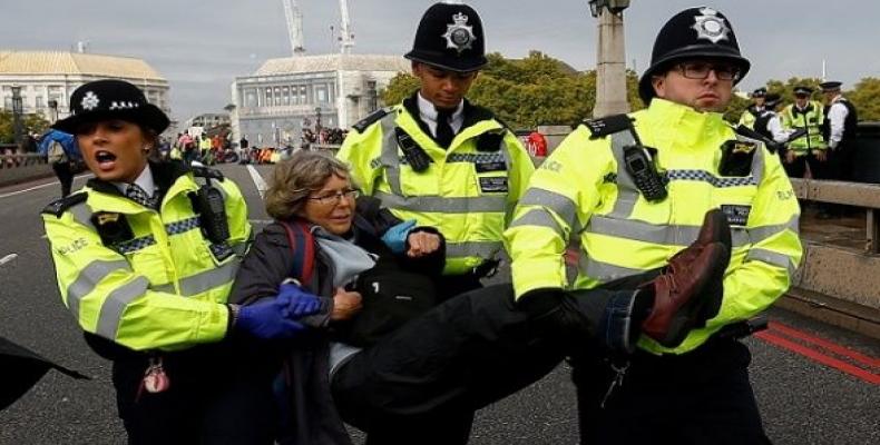 Lambeth Bridge during the Extinction Rebellion protest in London.  (Photo: Reuters)