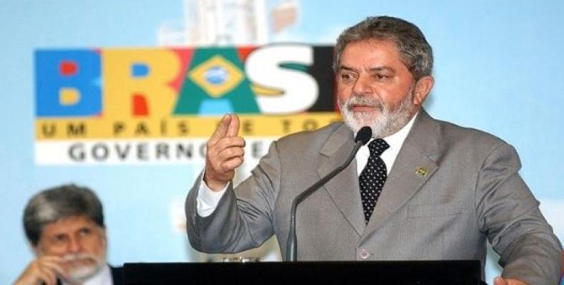 Lula de Silva, then President of Brazil, delivers speech in front of large crowd in Brasilia. (Photo: AFP)