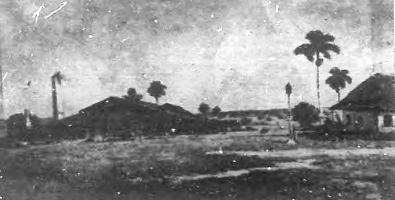 Vista panorámica de La Demajagua según un grabado de la época.La finca se ubicaba cerca del mar y a 13 kilómetros de Manzanillo.Foto:Reproducida por Bohemia el