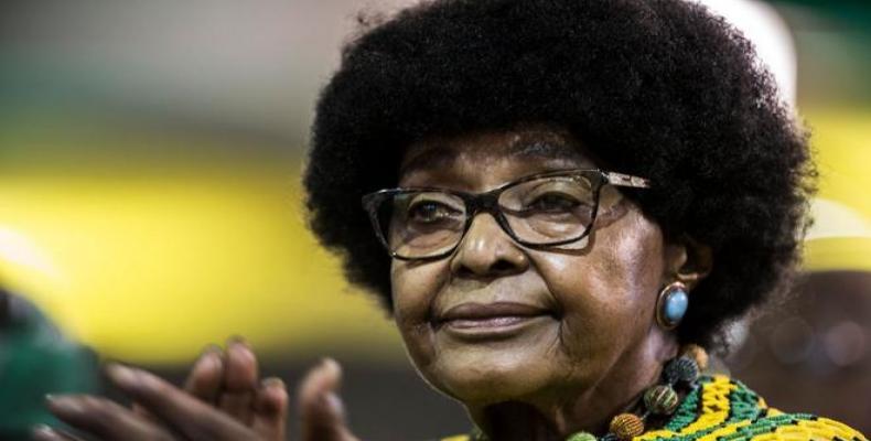 Hasta el momento de su muerte, Winnie Mandela participaba en el trabajo comunitario en su residencia de Soweto. Foto: Archivo