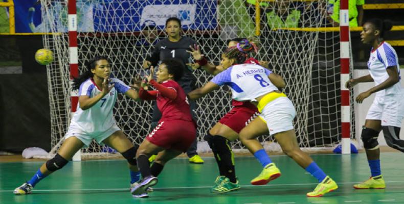 Selección cubana de balonmano. Foto: Roberto Morejón