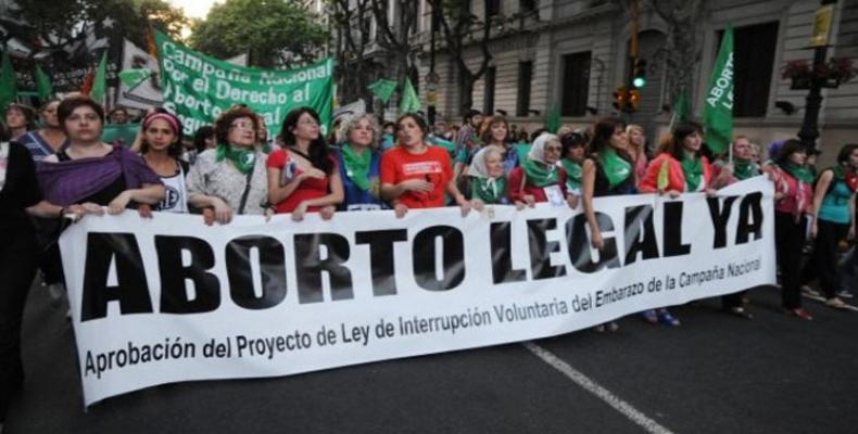El tema sobre un proyecto de ley de interrupción voluntaria del embarazo cobra mayor respaldo en Argentina.Foto:PL.