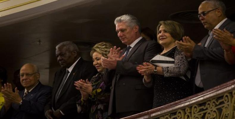Las estrellas del ballet ruso ofrecieron una gala homenaje a la ciudad, con la presencia del presidente, Miguel Díaz-Canel. Foto:Irene Pérez.Cubadebate.