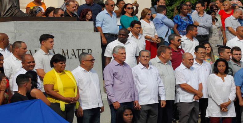 Miguel Díaz-Canel en la escalinata de la Universidad de La Habana, en el inicio del curso escolar 2018-2019 (Foto:Ariel Ley Royero/ACN)