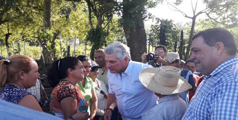 Cuban president checks recovery in Ciego de Avila after heavy rainfalls. Photo: invasor.cu