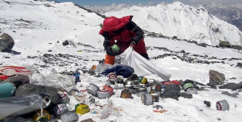 Monte Everest, el vertedero de basura más alto del mundo. Foto:PL.