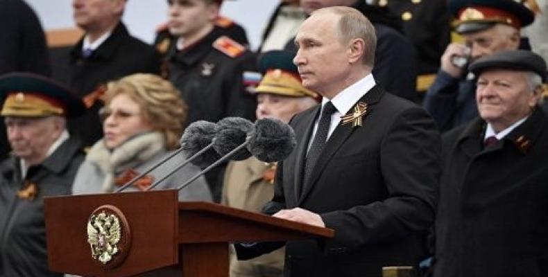Putin habla en la Plaza Roja