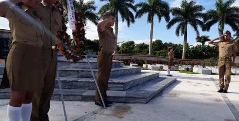 Rindieron homenaje en Sancti Spíritus a Camilo Cienfuegos y sus guerrilleros. Foto: Radio Reloj.