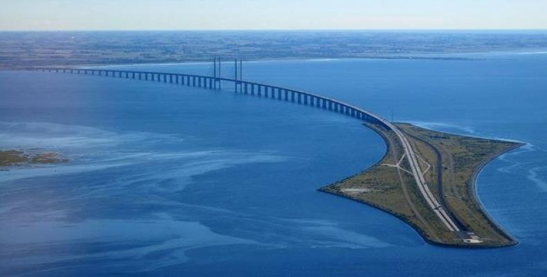 File photo shows the Oresund Bridge, which connects Denmark to Sweden.  (Photo: AFP)