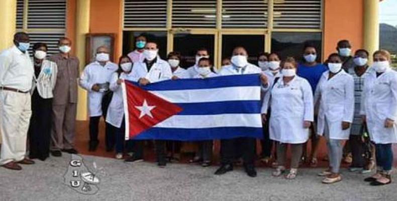 La brigada laborará junto al personal de salud montserratense durante tres meses. Foto: Cubaminrex