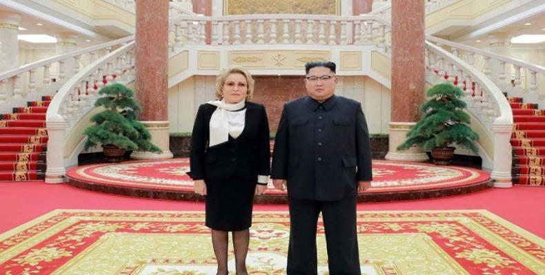 Kim Jong-un y presidenta del Senado ruso, Valentina Matvienko