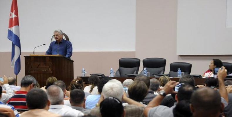 Díaz-Canel en la clausura de Conferencia de informáticos cubanos